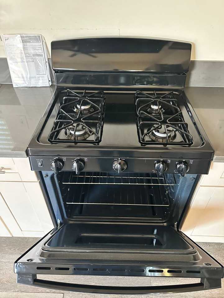 Hitching Post - Photo 5 of 18