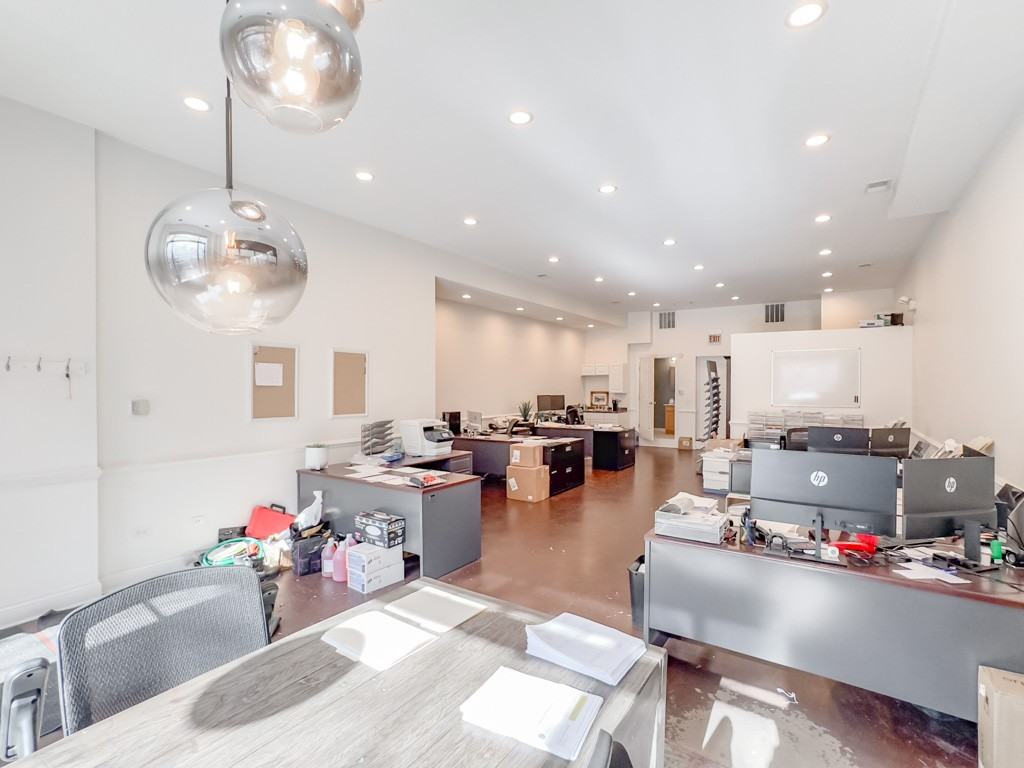 1724 W Belmont Ave - Photo 4 of 21