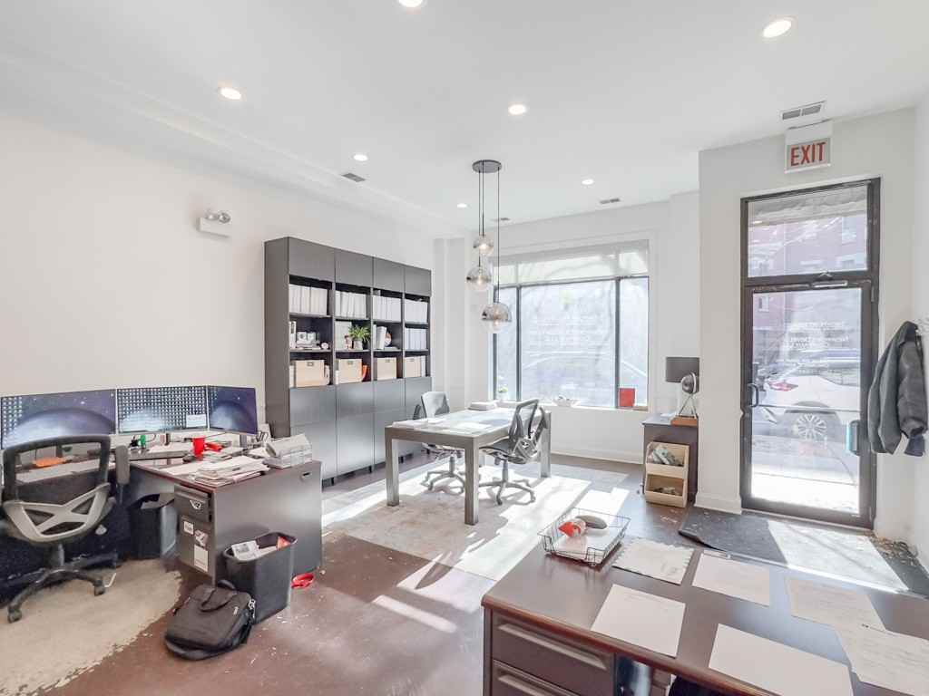 1724 W Belmont Ave - Photo 5 of 21