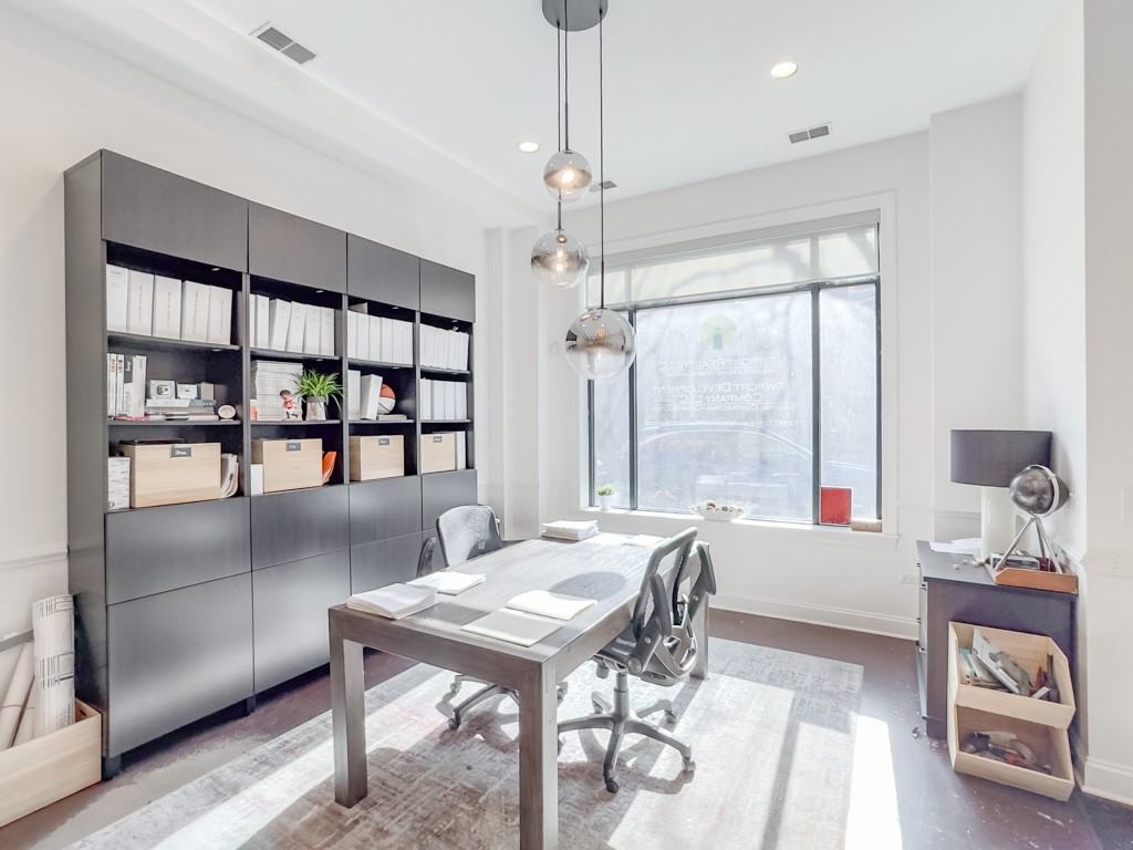 1724 W Belmont Ave - Photo 7 of 21