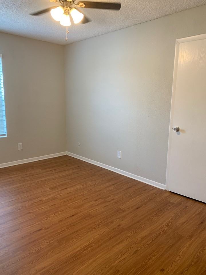 Charming 1 - Photo 4 of 25