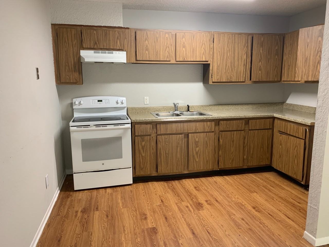 Charming 1 - Photo 6 of 25