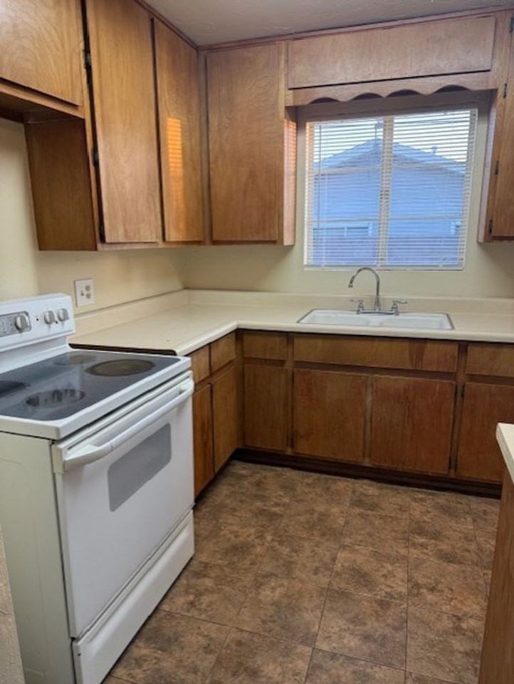 616 W Trails End - Photo 5 of 15