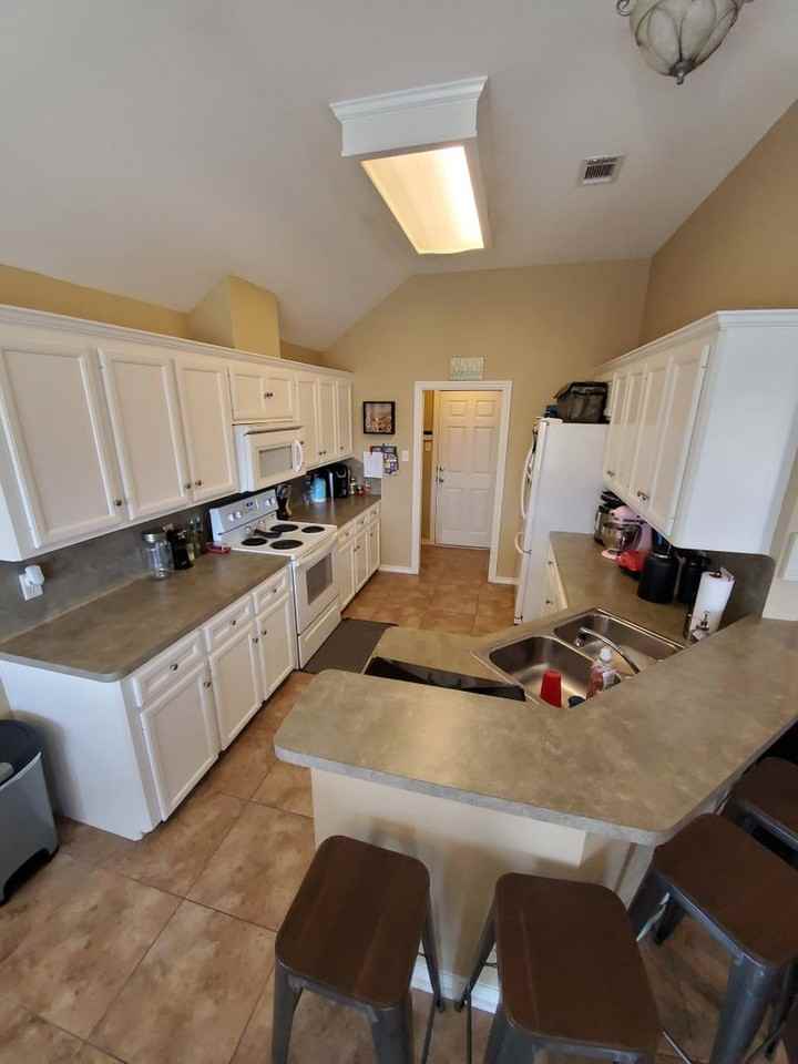 215 Landsburg Ct - Photo 6 of 39