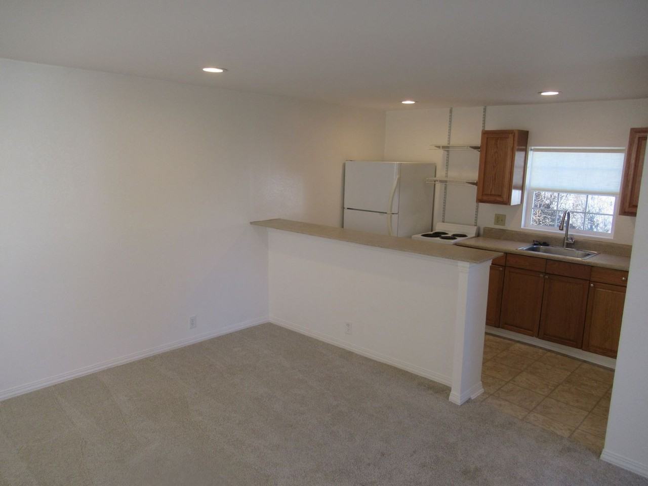 2485 E Nob Hill St Se - Photo 7 of 14
