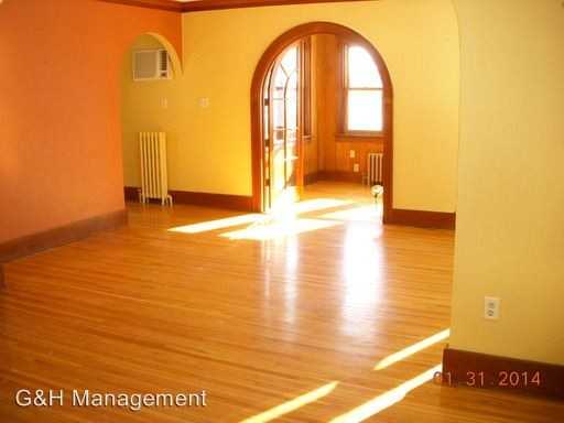 201 Spruce Ave NW - Photo 3 of 6