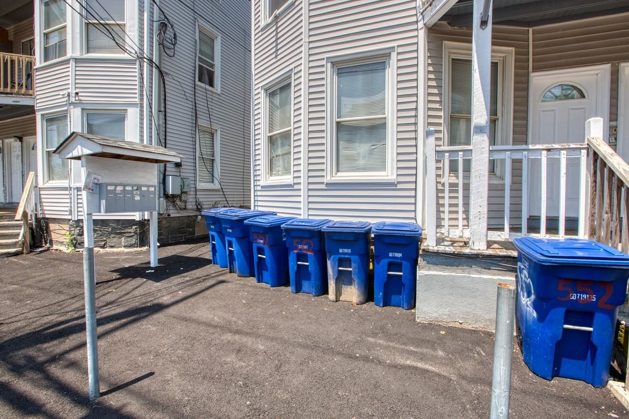 550 Atlantic St - Photo 7 of 43