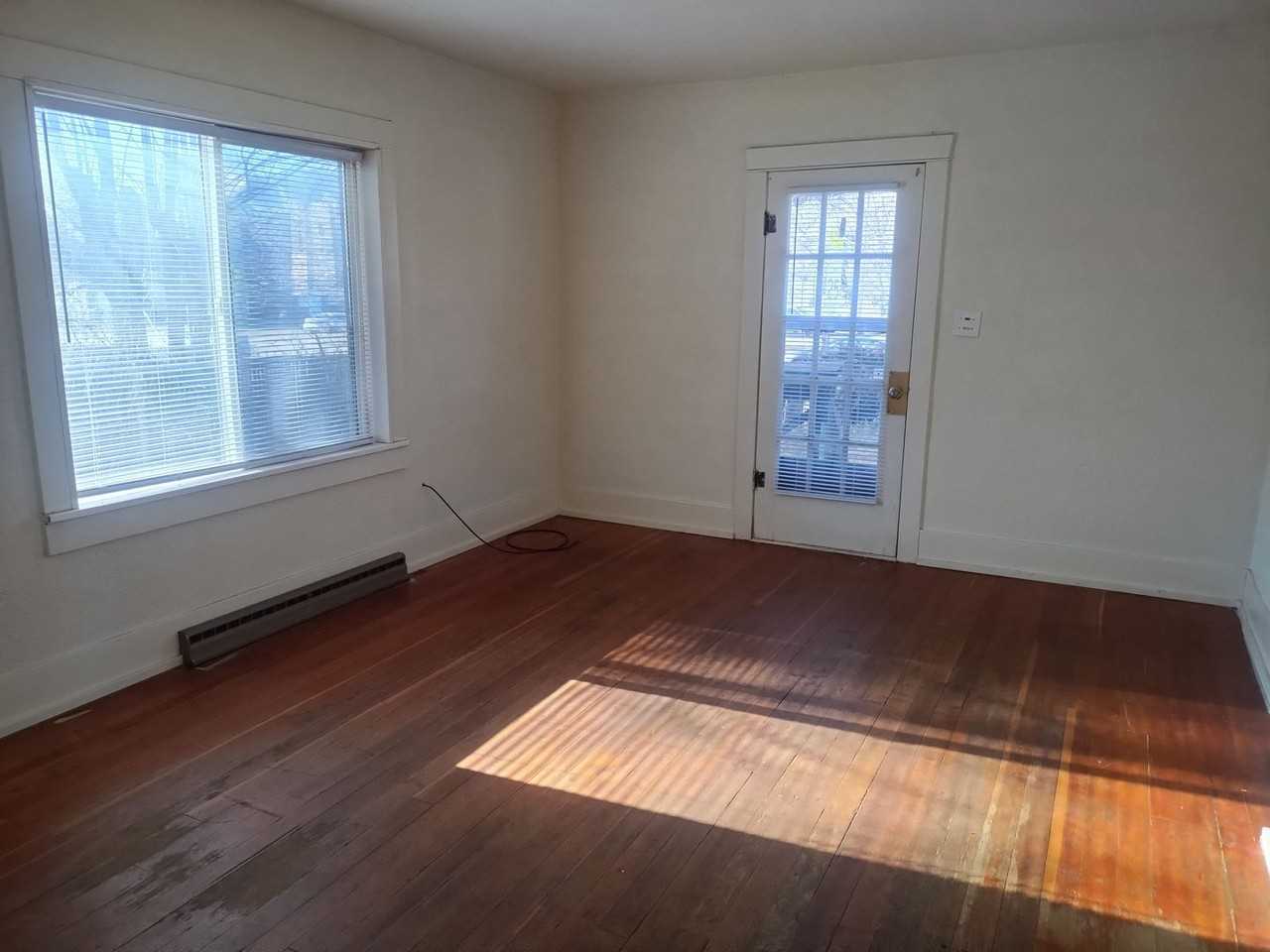 930 S 4th Ave - Photo 2 of 19