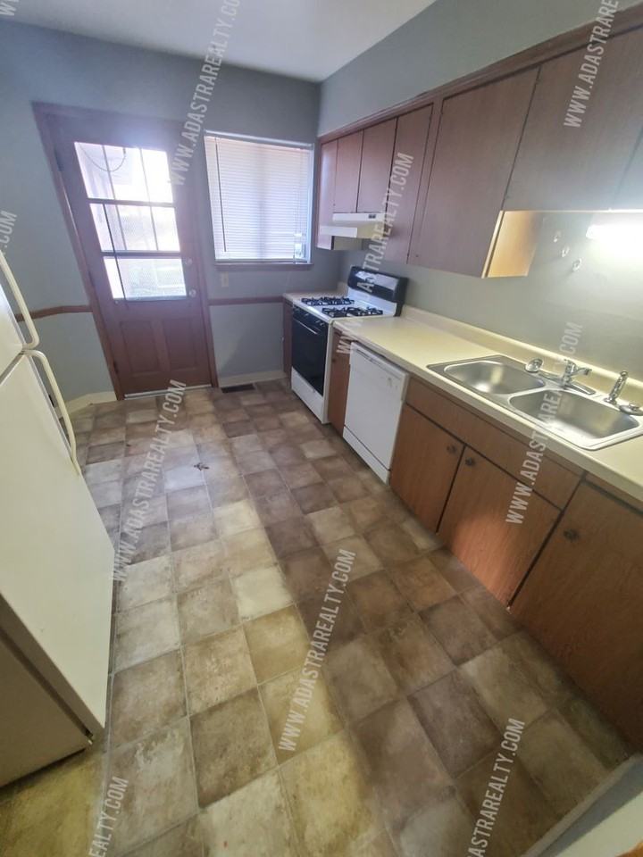 7903 Grandview St - Photo 7 of 8