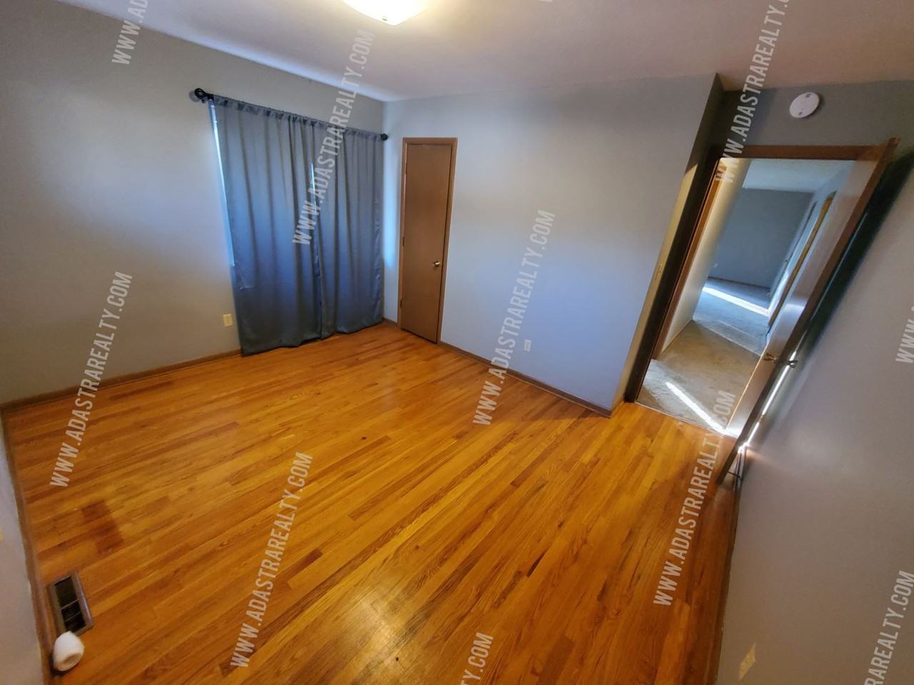 7903 Grandview St - Photo 2 of 8