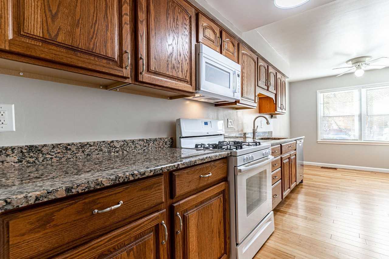 4311 Elliot Ct - Photo 6 of 36