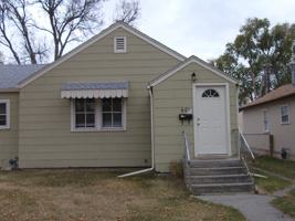 featured image of 601 E 6th St