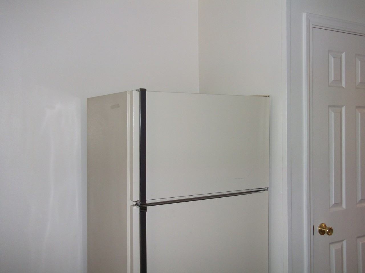 601 E 6th St - Photo 7 of 8