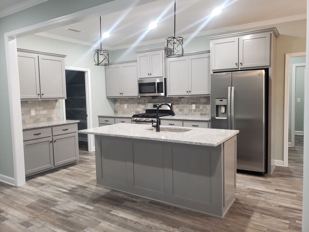 406 Thornbird Loop - Photo 2 of 13