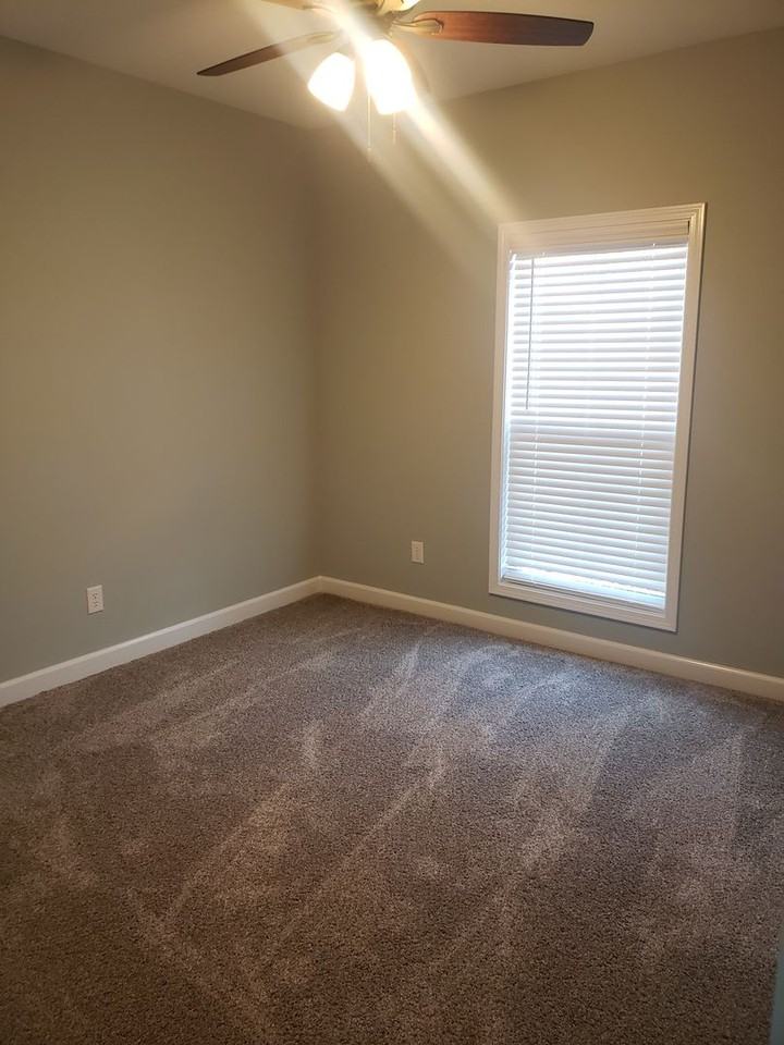 406 Thornbird Loop - Photo 7 of 13