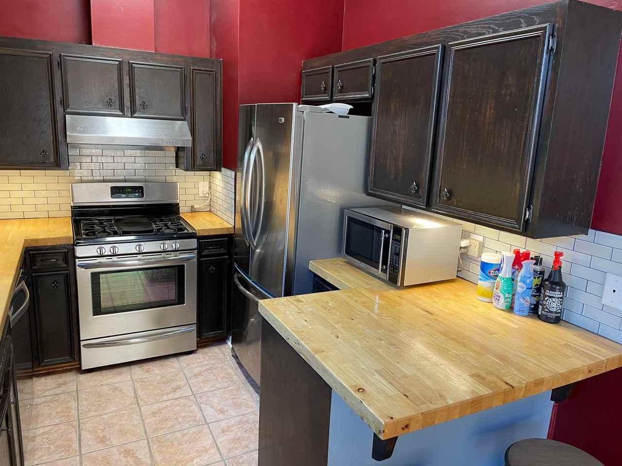 1336 Pecan Sq - Photo 6 of 16