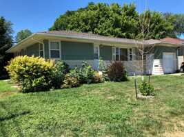 featured image of 427 8th St S