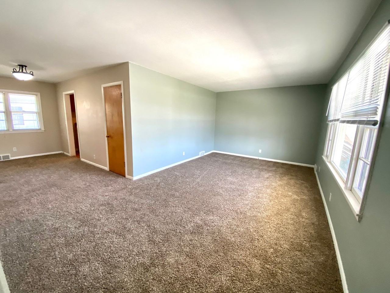 427 8th St S - Photo 3 of 35