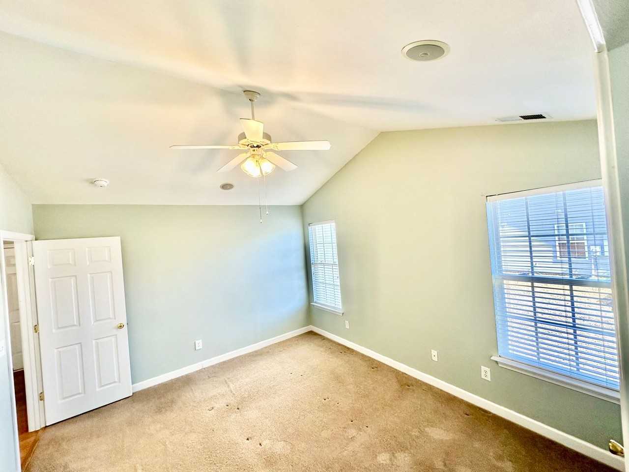 4699 English Trl - Photo 3 of 14