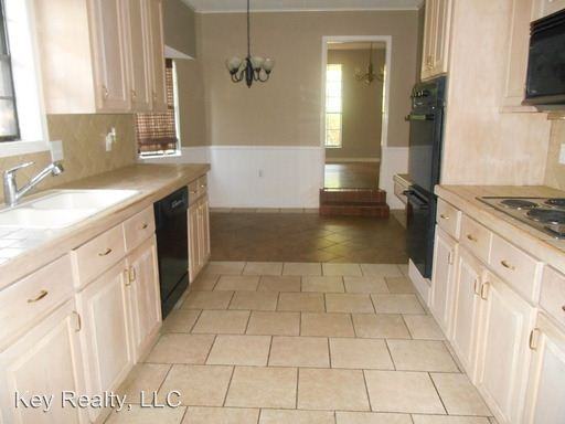 519 Azalea Ave - Photo 3 of 8