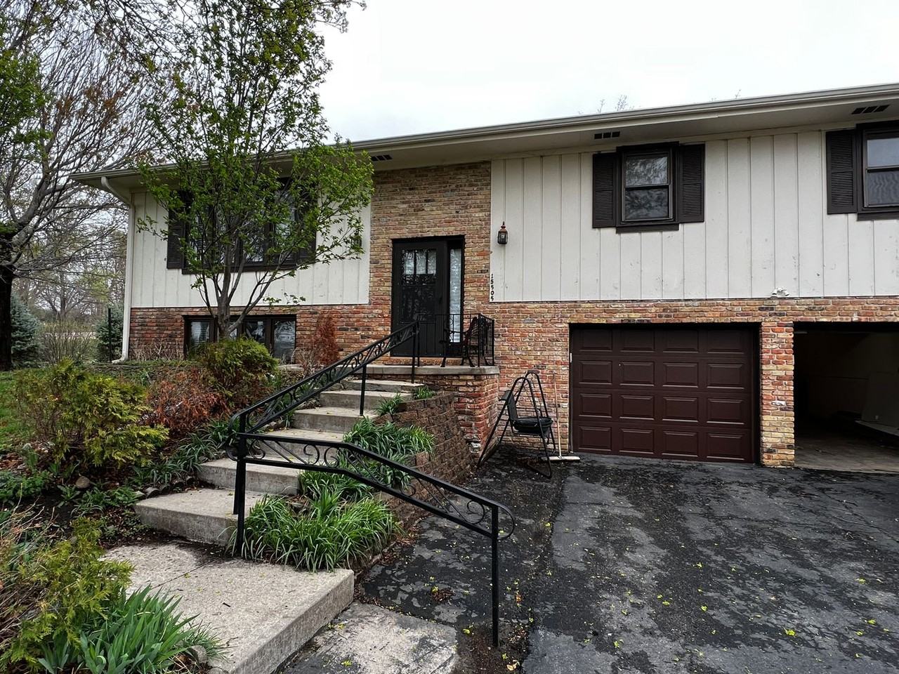 15505 Pheasant Dr - Photo 2 of 24