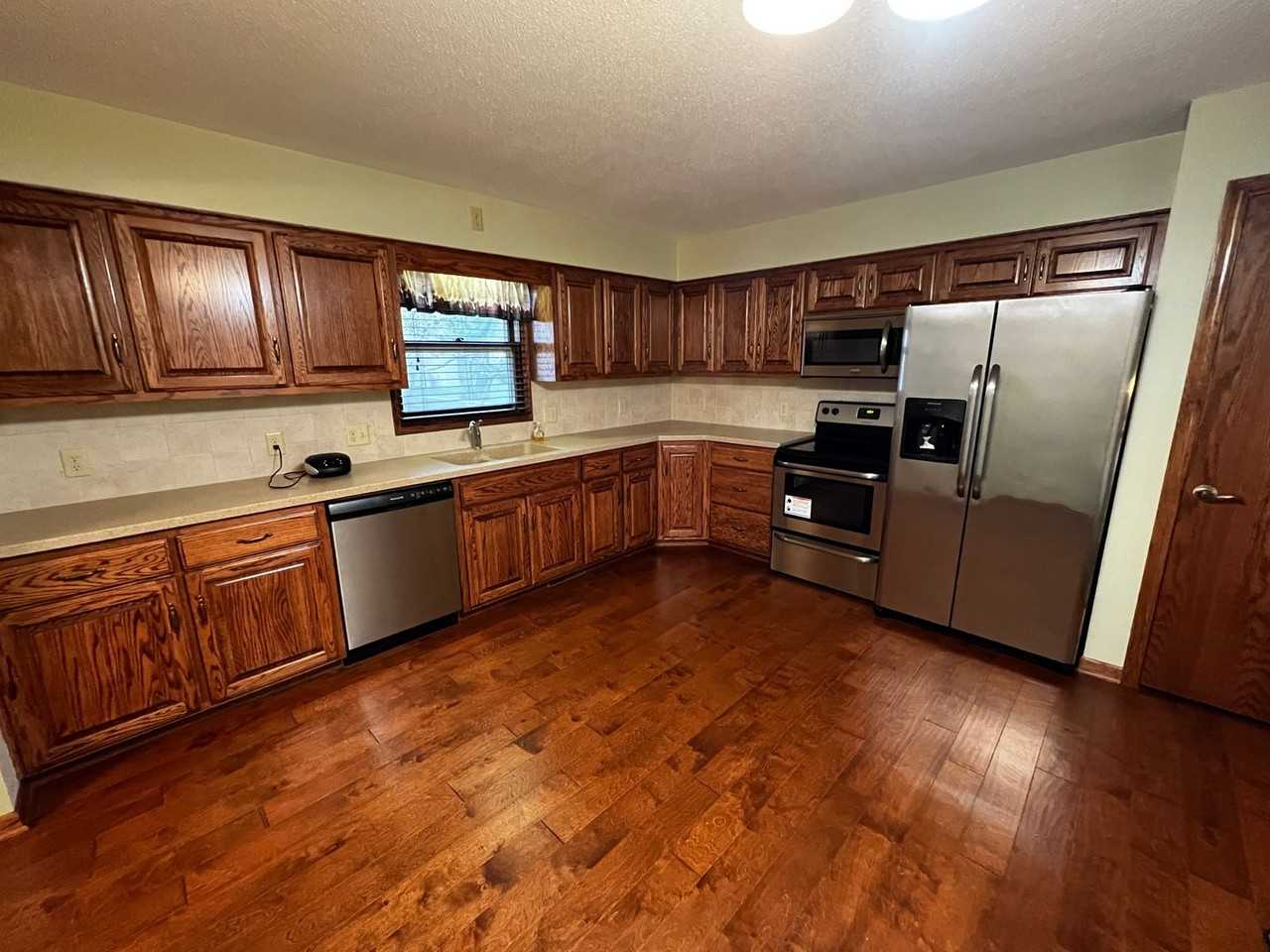 15505 Pheasant Dr - Photo 4 of 24