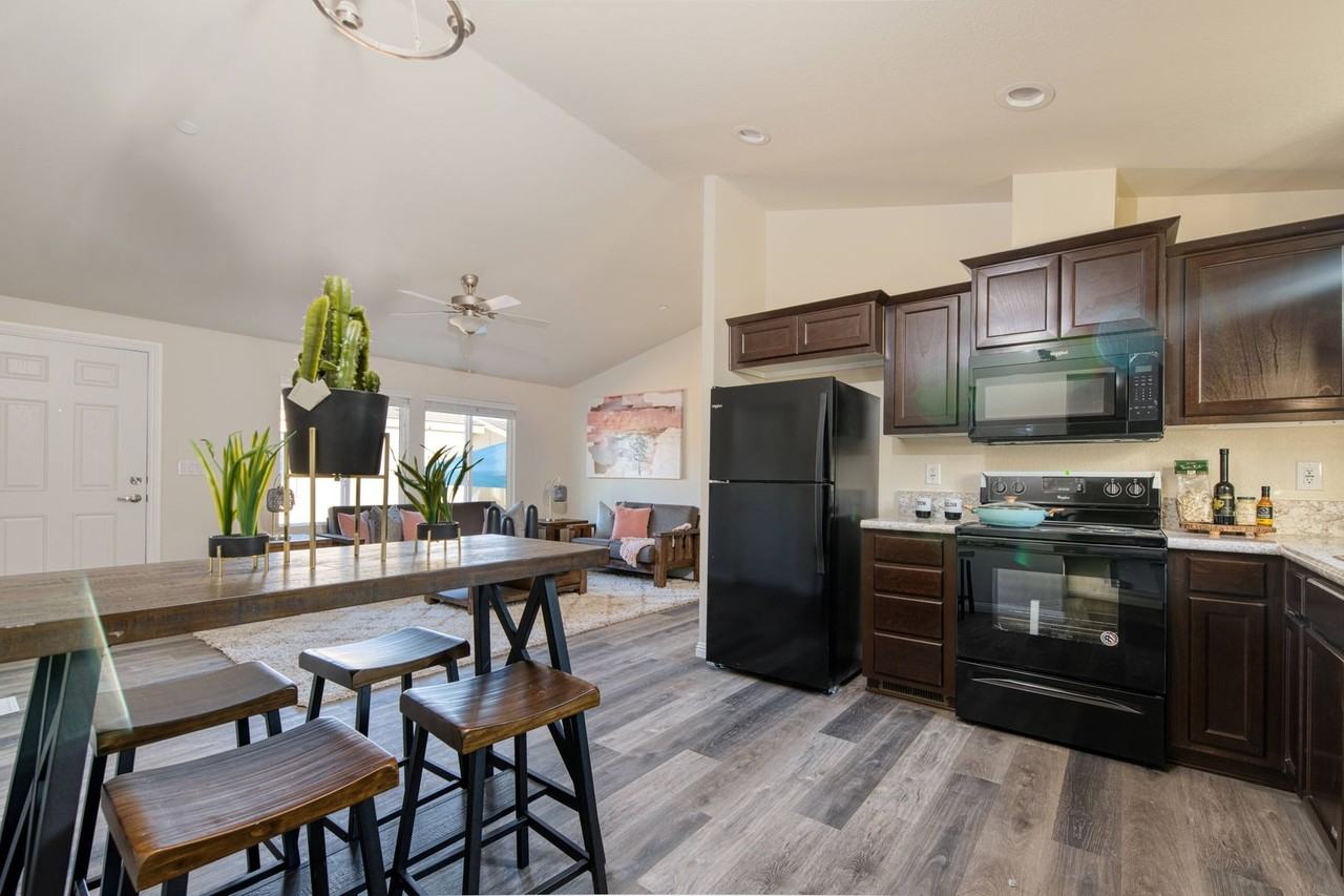 1843 C Ave - Photo 4 of 19