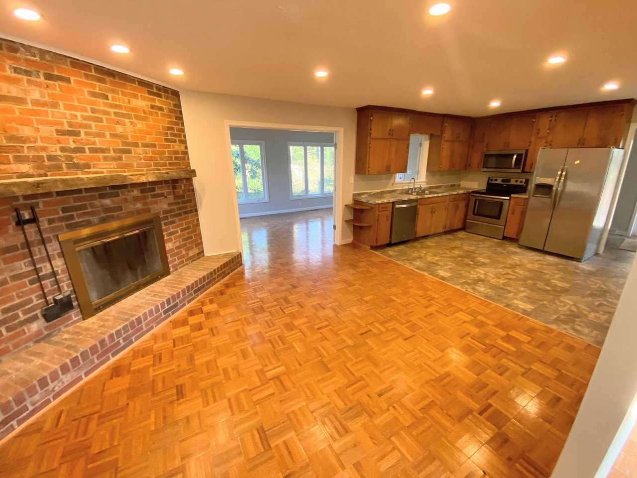 95 Buxton Dr - Photo 2 of 18