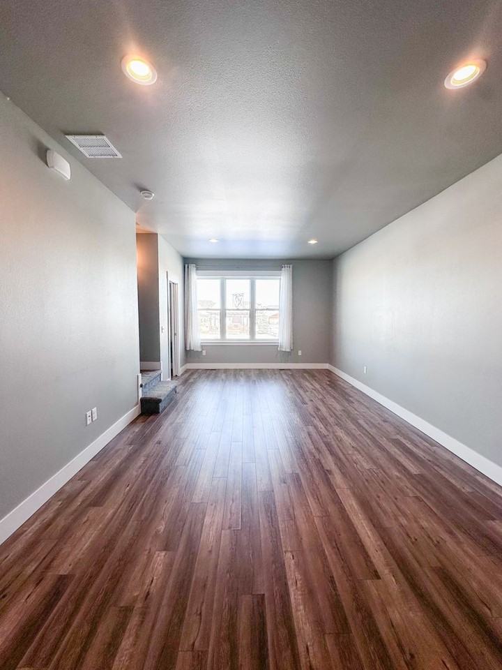 1820 Lost Creek Rd - Photo 7 of 17