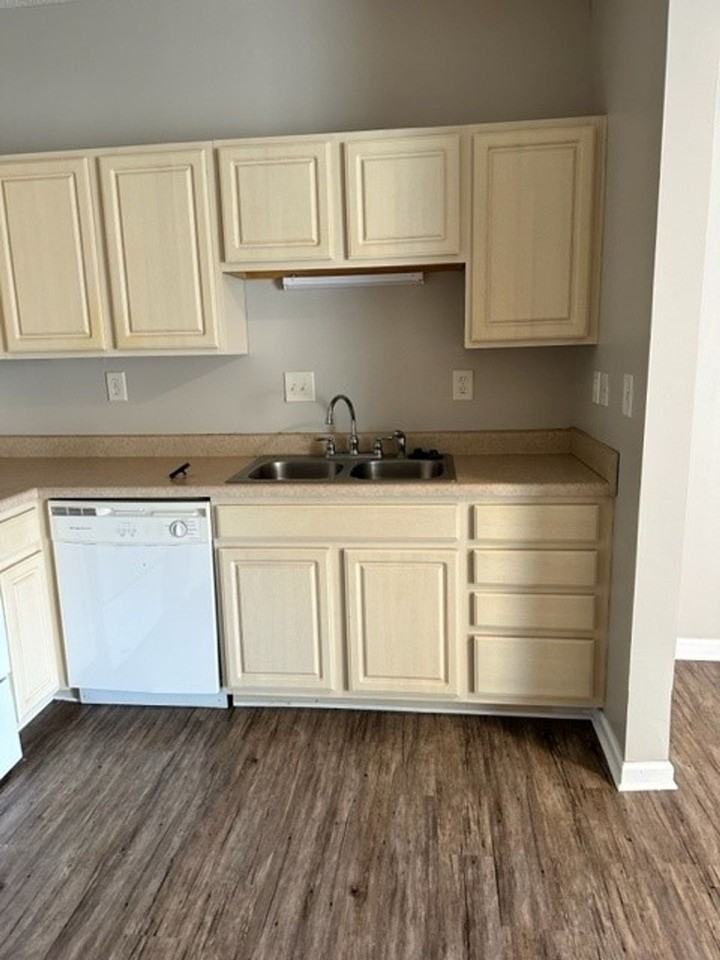 Charming 1-bedroom, 1-bath - Photo 2 of 4