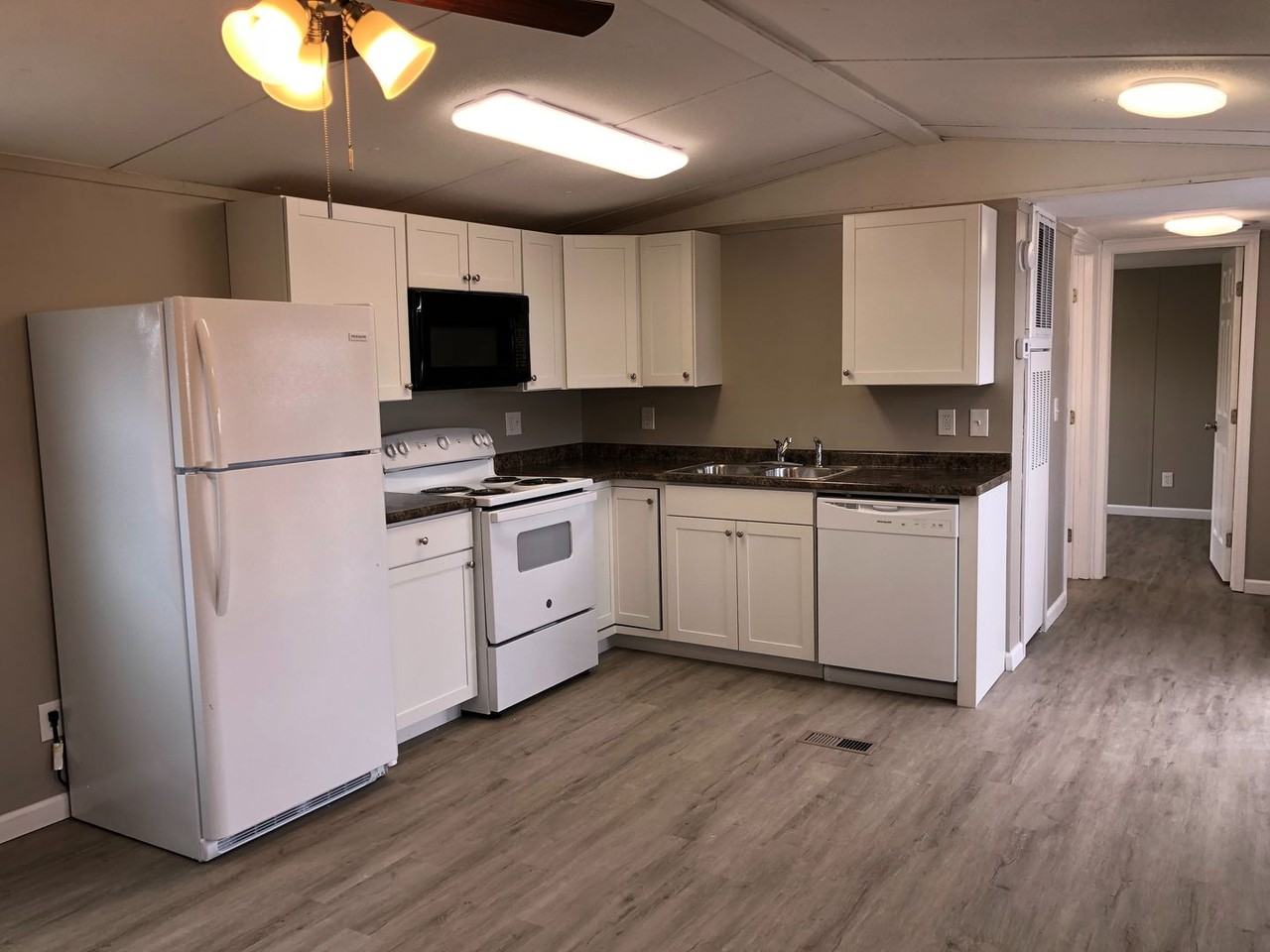 106 Prices Grove Rd - Photo 3 of 17