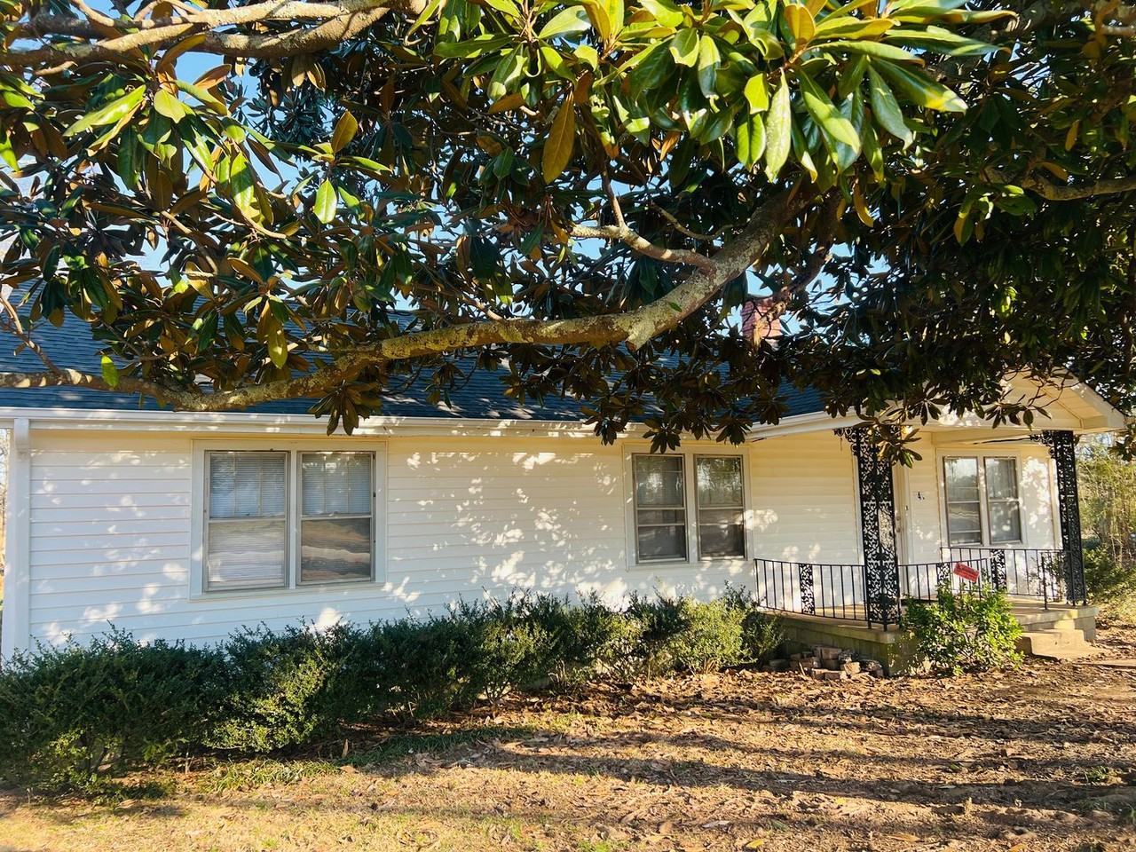 141 College St - Photo 3 of 11