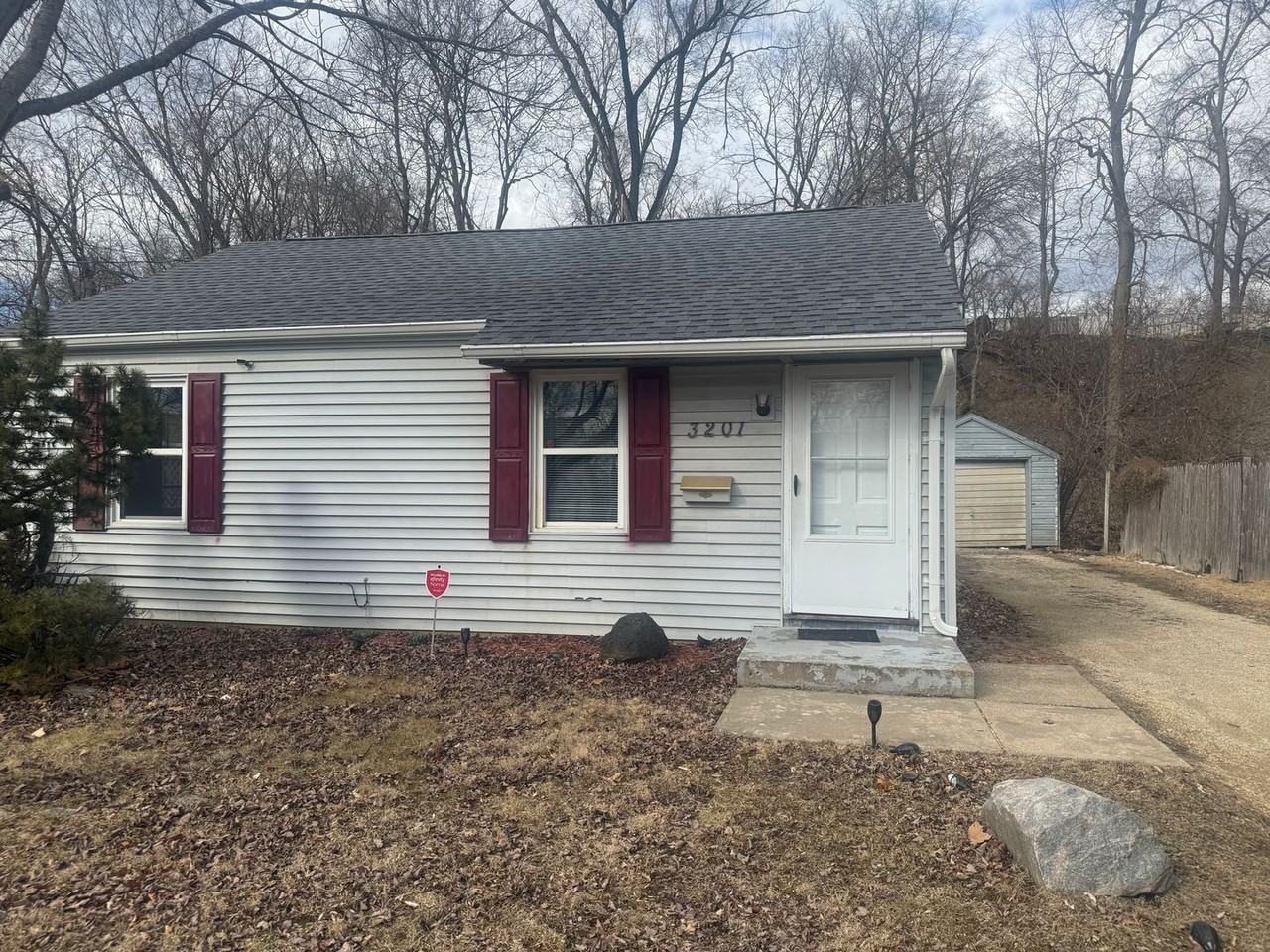 3201 W Ann St - Photo 2 of 10