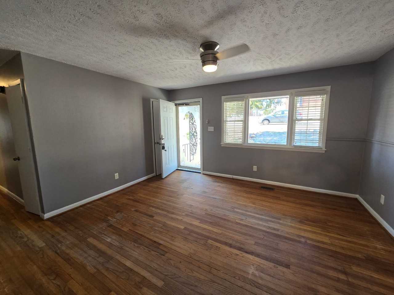 733 Ashburton Dr - Photo 3 of 23