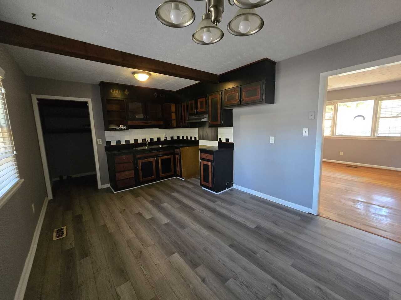 733 Ashburton Dr - Photo 7 of 23