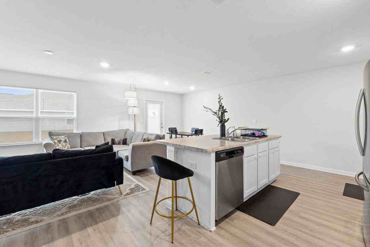 6472 Bellavia Ln - Photo 6 of 31