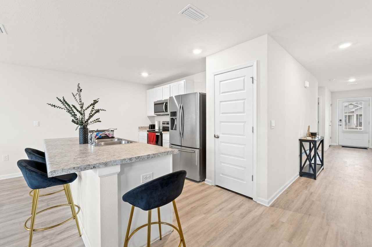 6472 Bellavia Ln - Photo 7 of 31