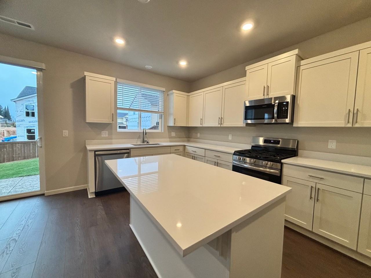 6309 Se 21st St - Photo 3 of 34