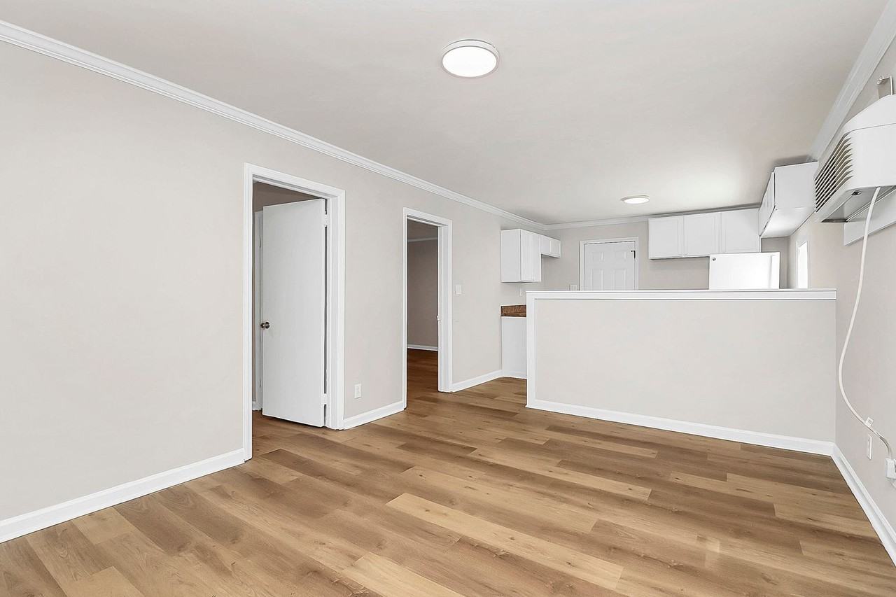 2510 Hemphill St - Photo 5 of 30