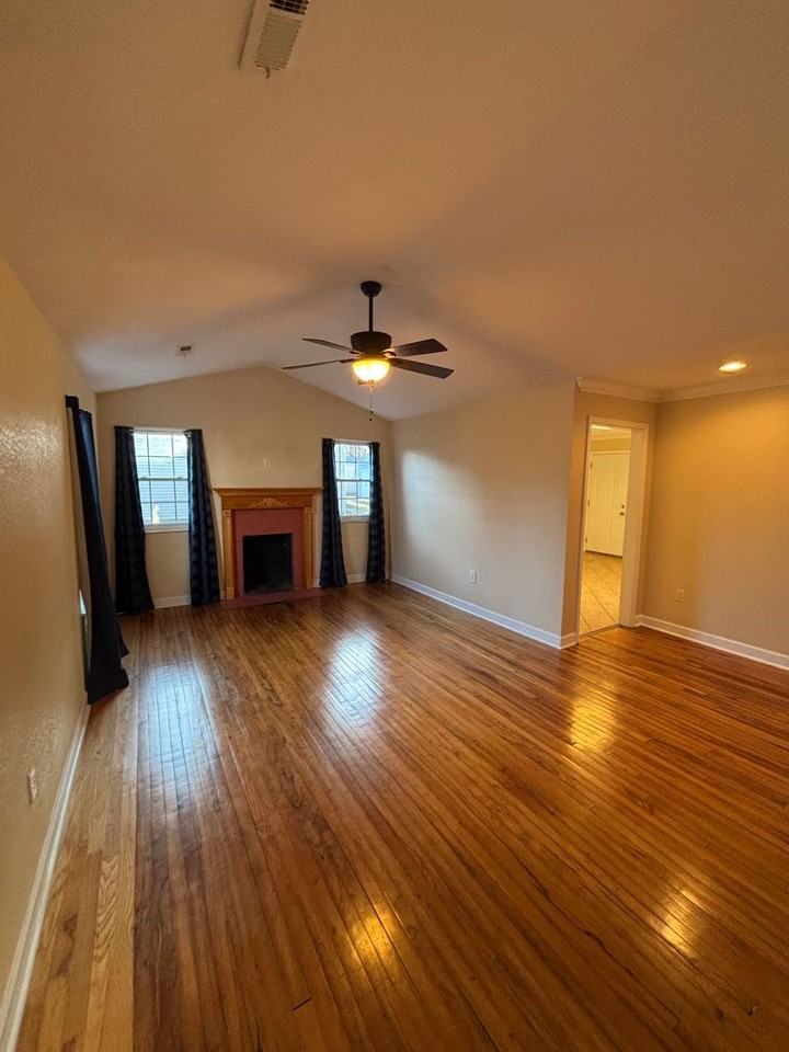 825 Long Rd - Photo 2 of 12