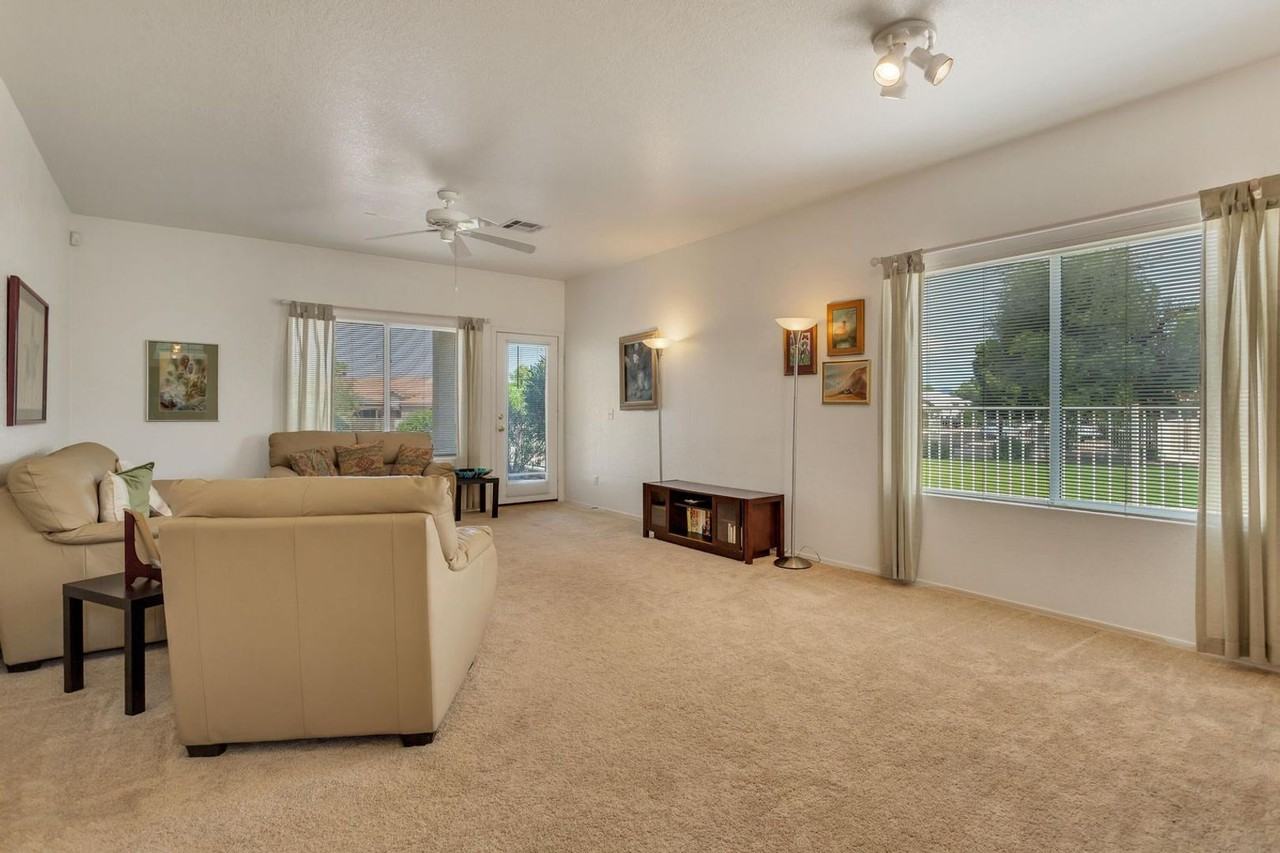 2626 N Ebony - Photo 3 of 21