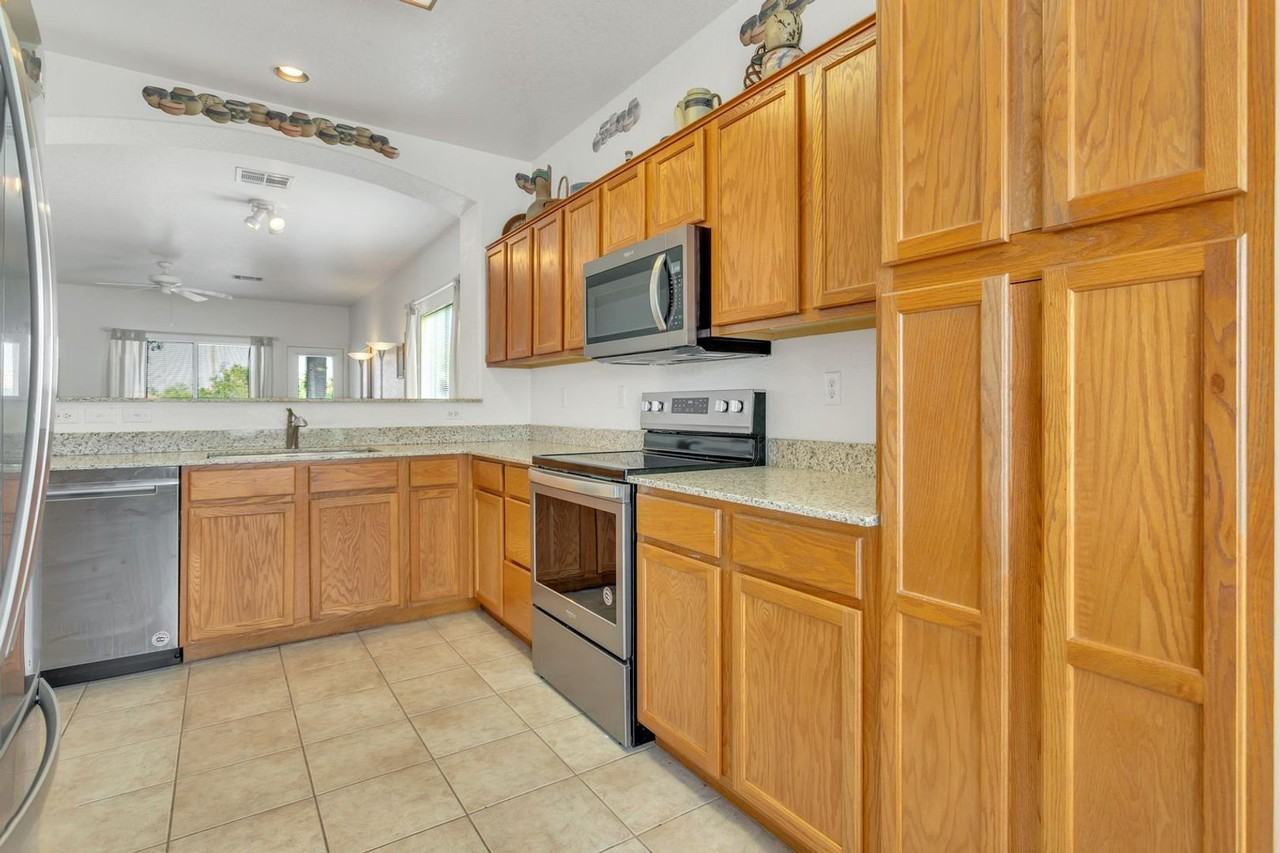 2626 N Ebony - Photo 5 of 21