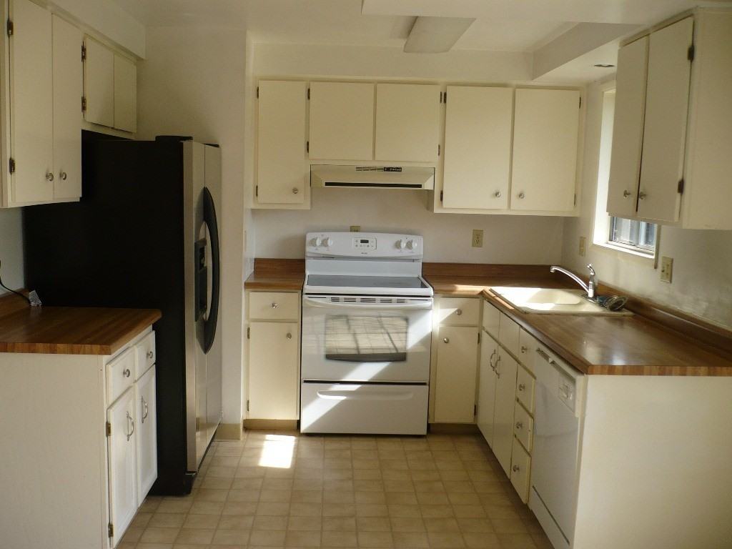 1950 Brewer Ave - Photo 3 of 13