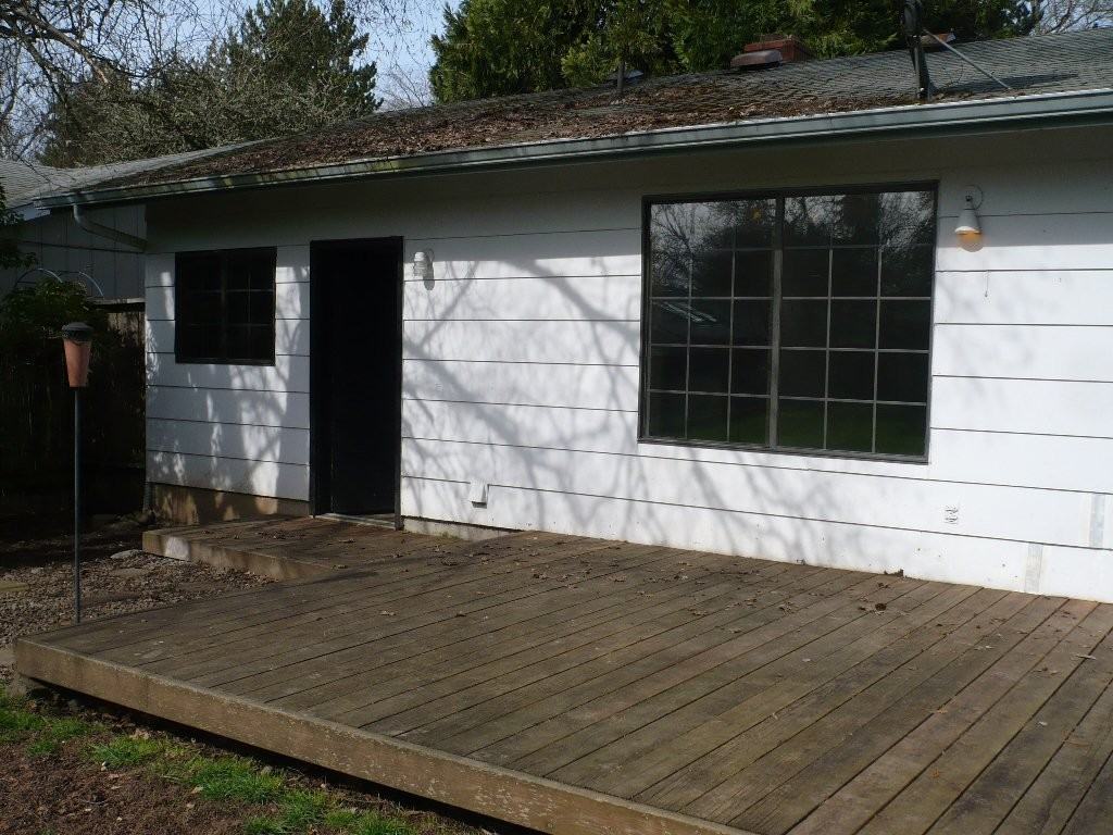 1950 Brewer Ave - Photo 7 of 13