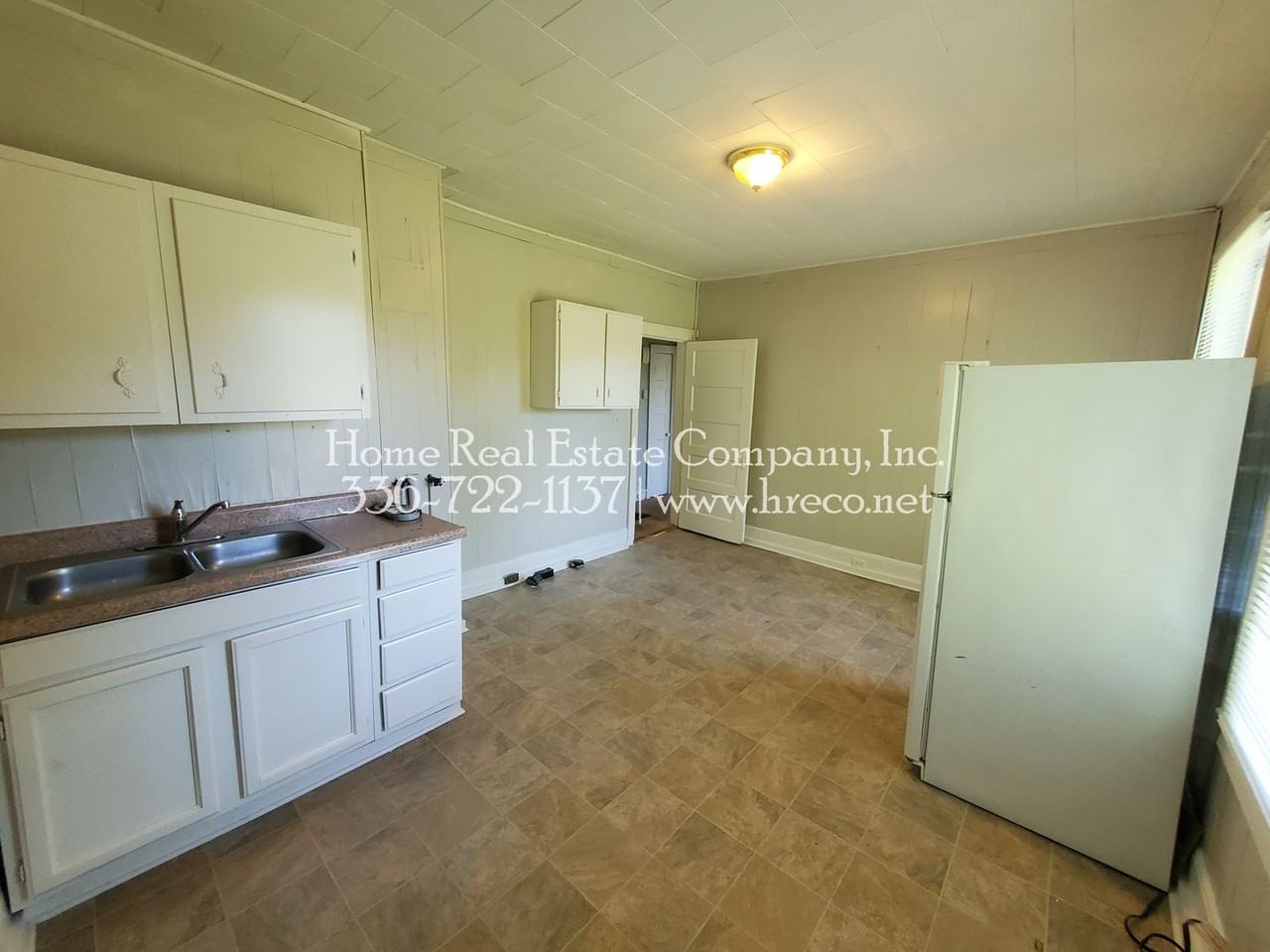 916 N Jackson Ave - Photo 2 of 7