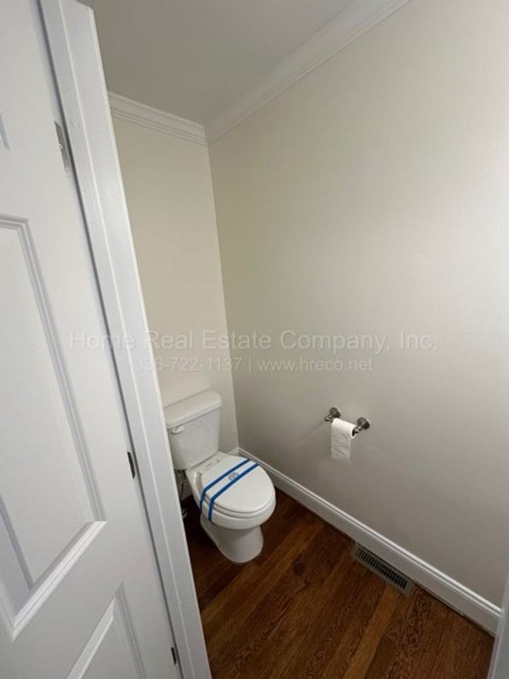 248 Grandview Dr - Photo 3 of 17