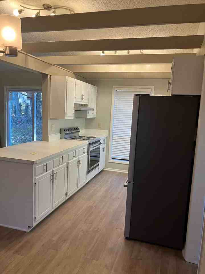 1999 Cottage Pl - Photo 7 of 22