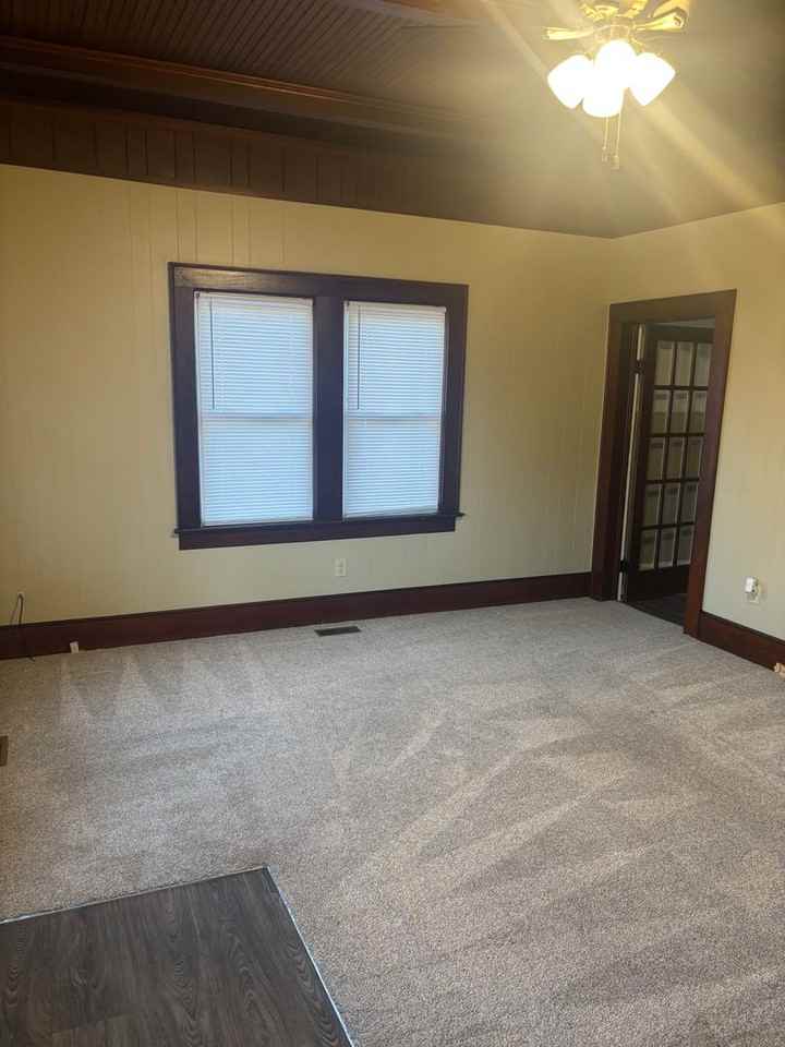 925 Fix St - Photo 2 of 9