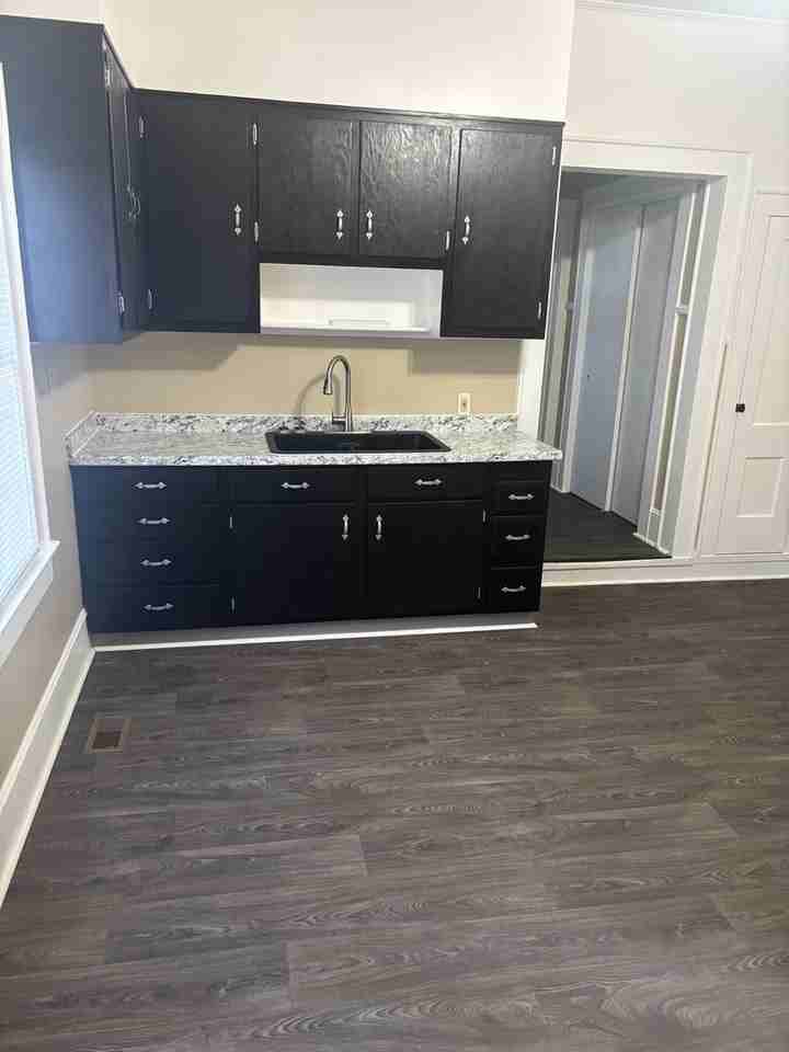 925 Fix St - Photo 4 of 9