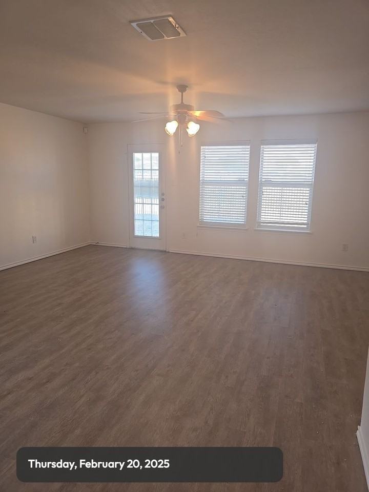 833 Hickory St - Photo 3 of 13